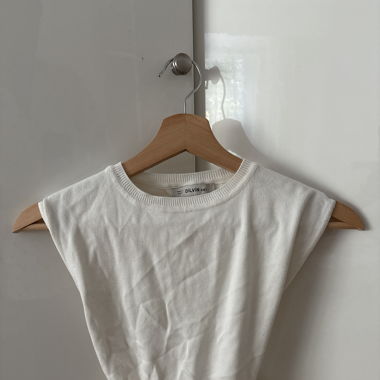Top bianco con laccio da annodare
