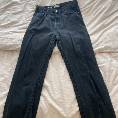 schwarze Jeans