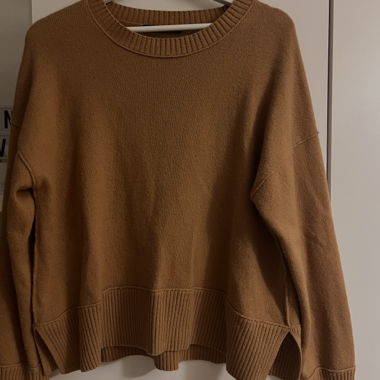 Braunes Sweatshirt