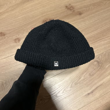 Bonnet obey noir 