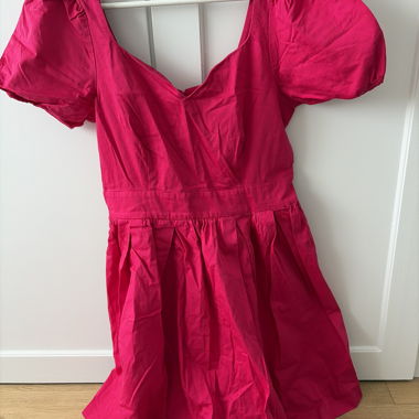 Pink dress with puff sleeves
