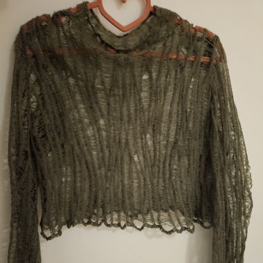 Grüner Netzpullover