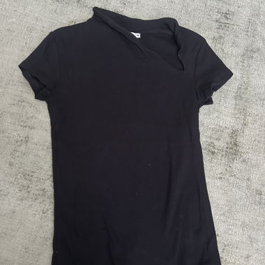 Chemise à encolure asymétrique noire
