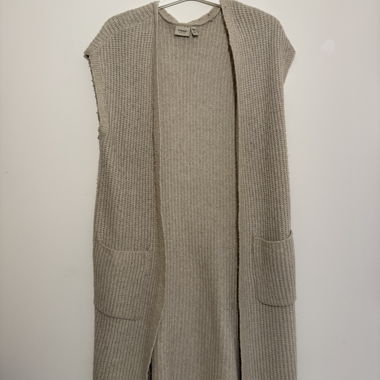 Knitted vest without sleeves, long