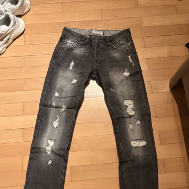 Jeans noirs déchirés Alcott