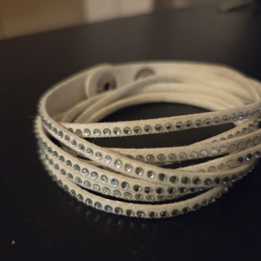 Weisses Swarovski Strass-Wickelarmband