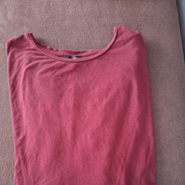 T-Shirt in bordeaurot 