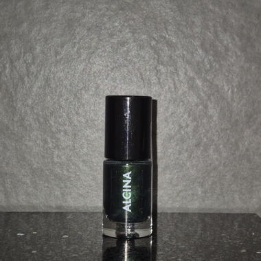 Nagellack magic green