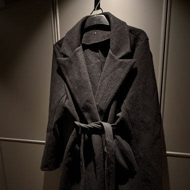 Manteau ceinturé noir