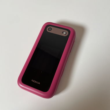Telefono Nokia a conchiglia rosa