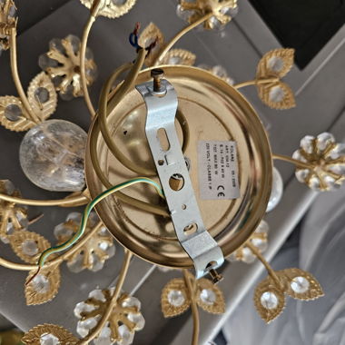 Lampada da soffitto dorata con cristalli