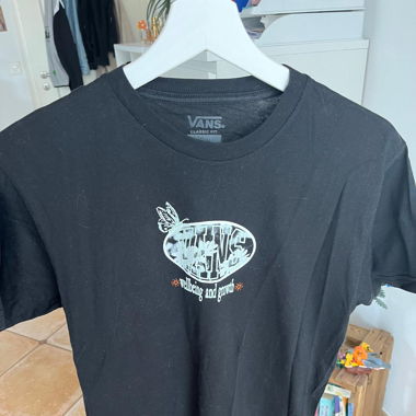 Vans T-shirt mit Backprint - schwarz