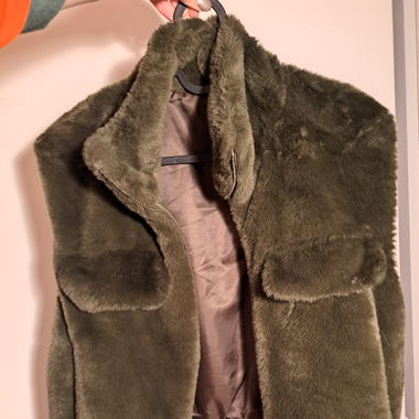 Gilet fausse fourrure kaki