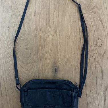 Sac en bandoulière en cuir noir