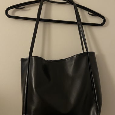Schwarze Kunstleder Schultertasche