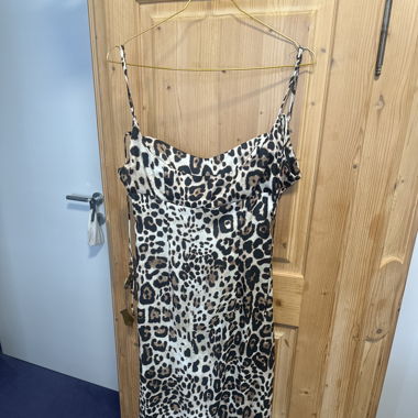 Leopard Kleid mit Ausschnitt