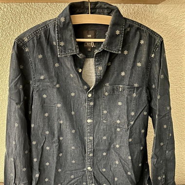Chemise en jeans à motifs