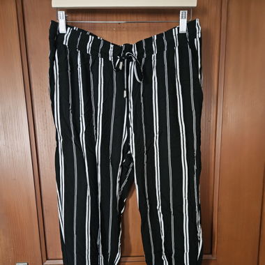Hose gestreift