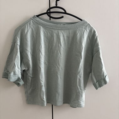 Hellgrünes Cropped-T-Shirt