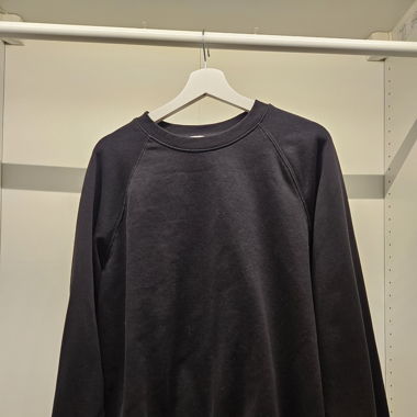 Basic schwarzer Pulli