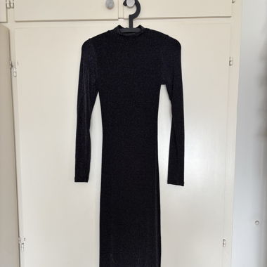 Langes schwarzes paillettenbesetztes Kleid AMISU EU 32