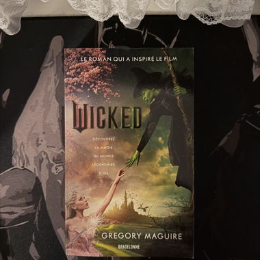 WICKED French book