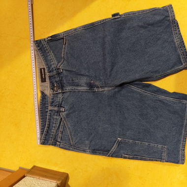 kurze Volcom hose Grösse 32