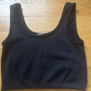 Belly-baring top