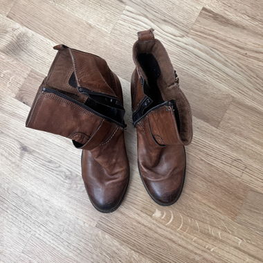Stivaletti in pelle marrone