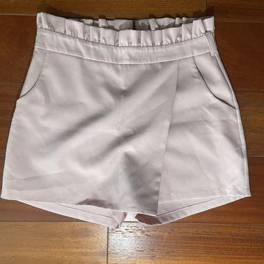 Beige Shorts mit hoher Taille