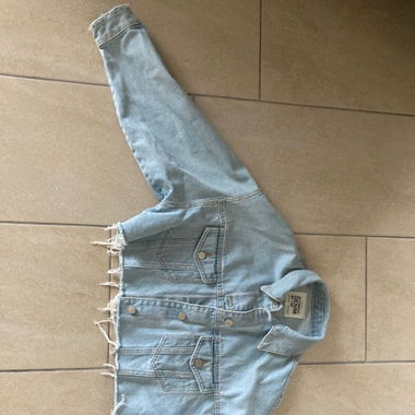kurze Jeansjacke