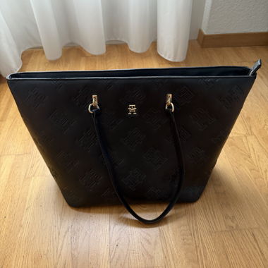 Tommy Hilfiger Black Shopper