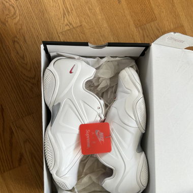 Nike x Supreme Courtposite 