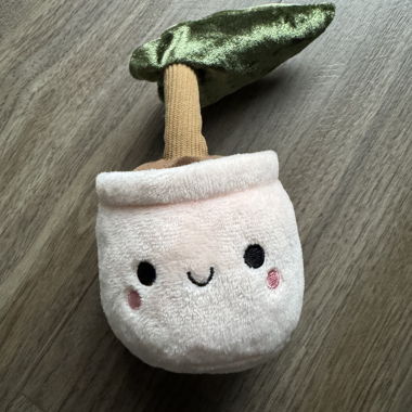 PLANT PLUSHIE