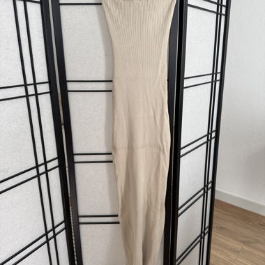 Robe longue côtelée Bershka