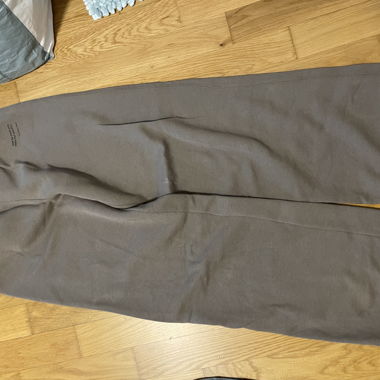 Grosse graue Hose (Sport)