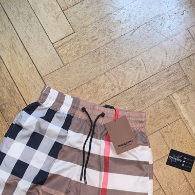 Burberry Shorts Creme / Beige