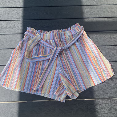 Pantaloncini a righe colorati
