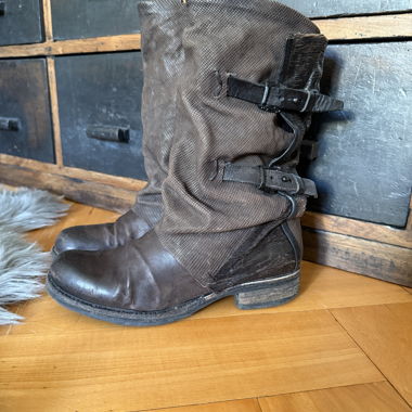 Dunkelbraune AS.98-Schnürstiefel
