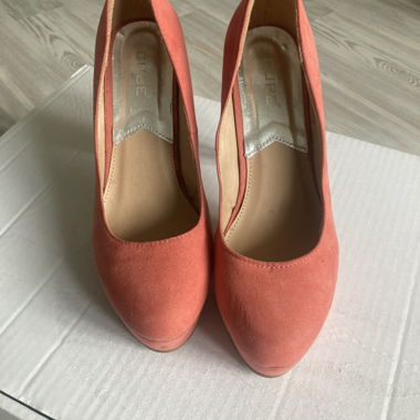 Pumps lachs