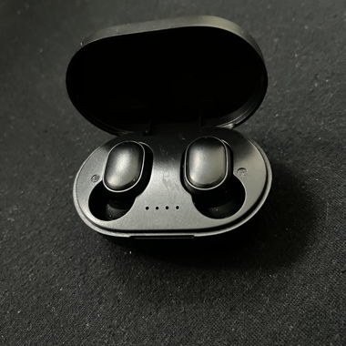Wireless In‑Ear Earphones