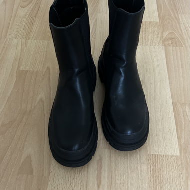 Black Boots