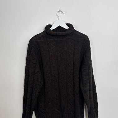 Brauner Rollkragenpullover