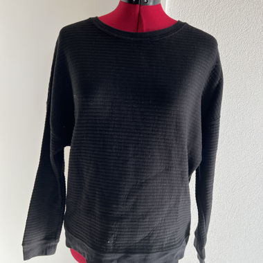 Sweat noir avec détails
