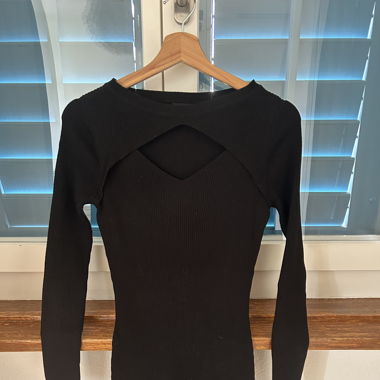Schwarzes Kleid