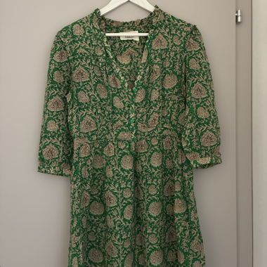 Robe courte verte imprimée