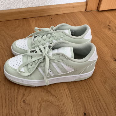Adidas Sneakers in Mint White