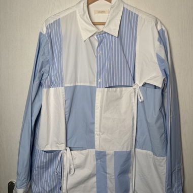 Blau/Weises Hemd mit cut out
