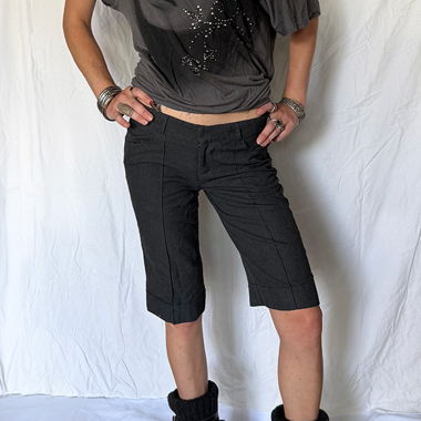 Pantalon Capri gris foncé