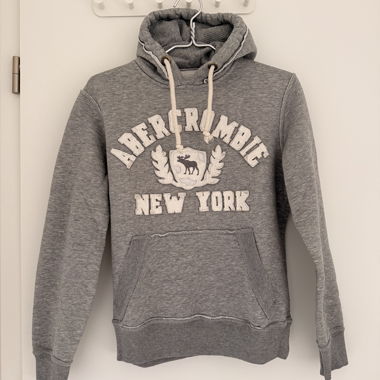 Felpa con cappuccio grigia Abercrombie